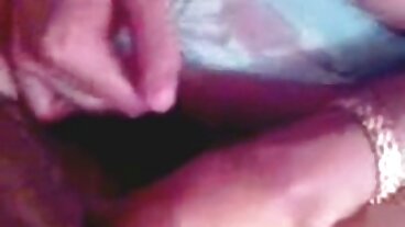 يدعو الزوجان السحاقيان فضولي روزي مقاطع سكسي سعودي للتجسس للانضمام إليهما