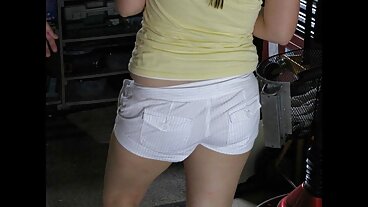 أخيرًا تواصل 2 Roomies في الحب السحاقي المجيد! سكسيسعودي