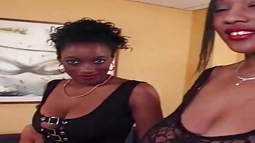 ملوك الواقع: Big Naturals Prank Payback مع Angel Youngs و Jasmine Wilde على سكسي سوعودي PornHD