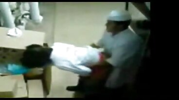 TUSHYRAW لطيف امرأة سكسي سودي سمراء يحب الحصول على الحمار ضيق فجوة